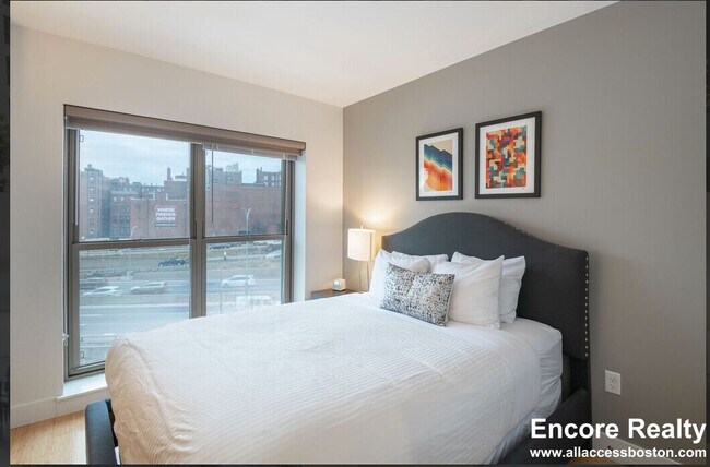 Building Photo - 1085 Boylston St