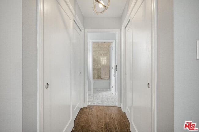 Building Photo - 860 S Lucerne Blvd