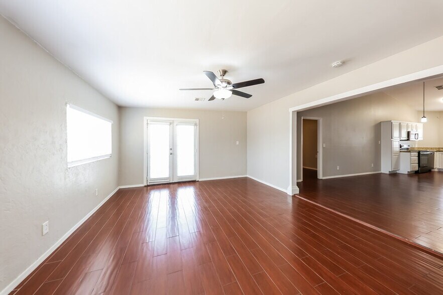 Building Photo - 601 W Wescott Dr