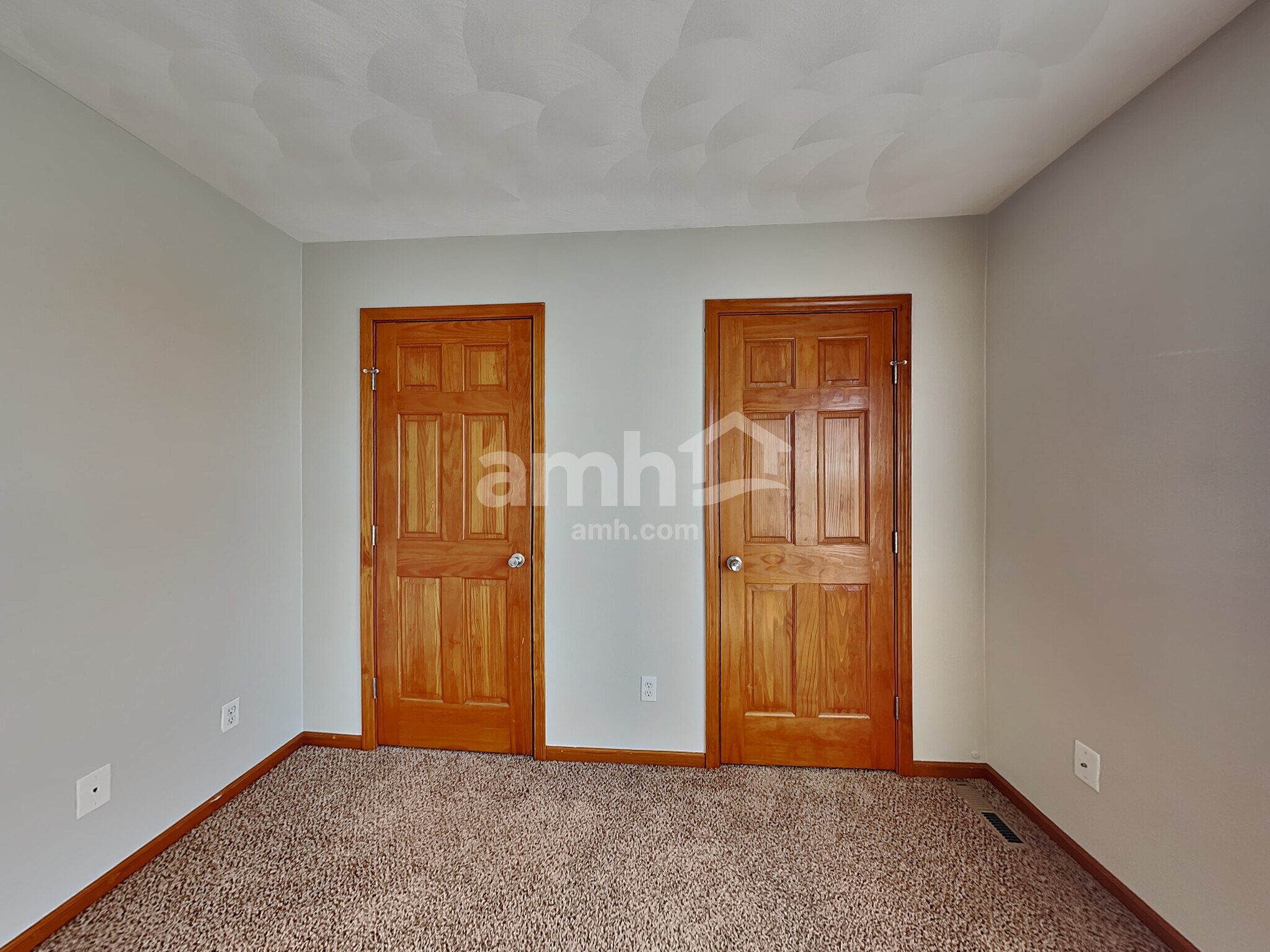 Building Photo - 3085 Warwickshire Dr