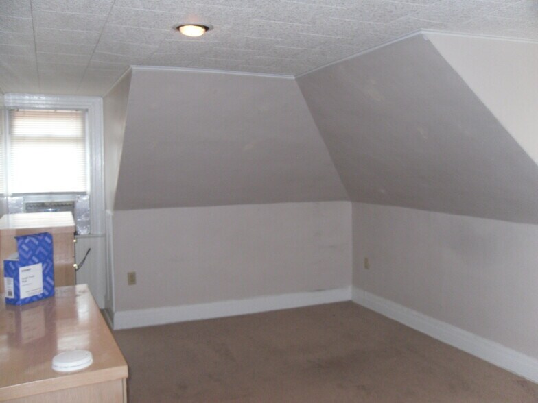 Bedroom - 223 Halket St