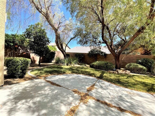 Building Photo - Enjoy mini park in your backyard! Single-story home in Aliante community