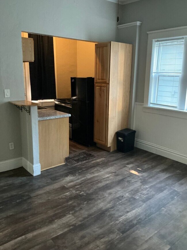 Building Photo - Fox Property Services