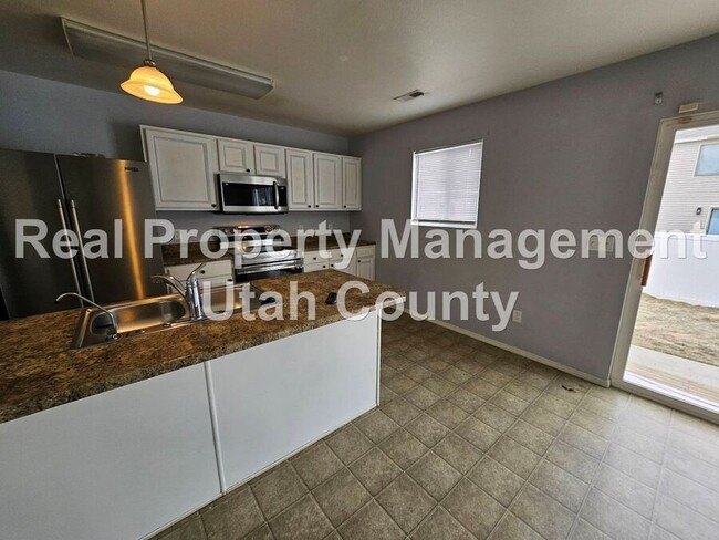 Building Photo - Spanish Fork Home