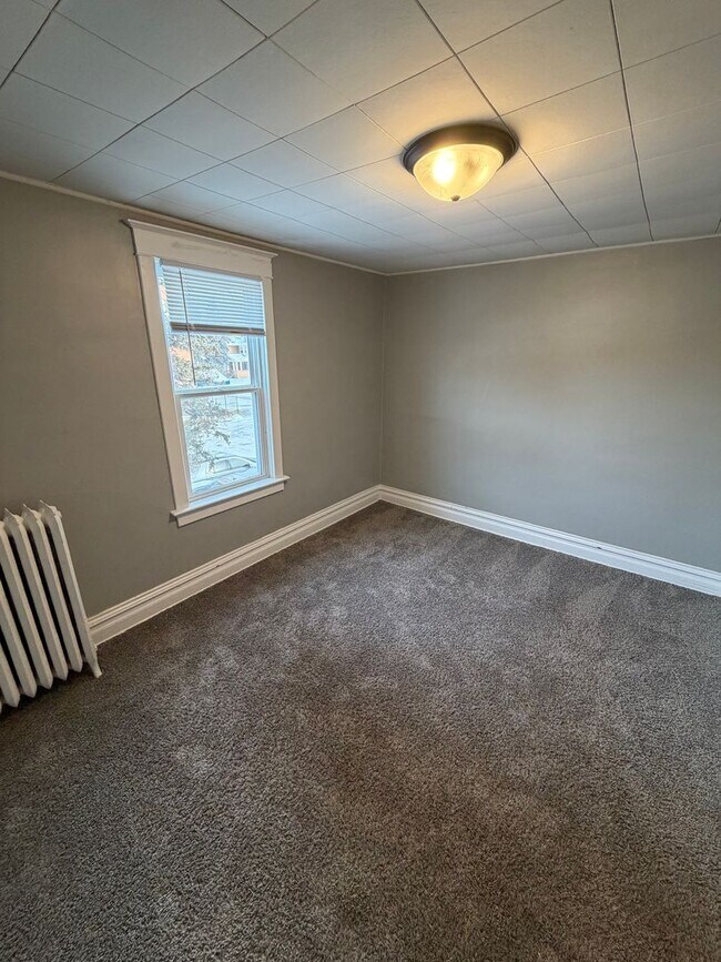 Building Photo - AVAILABLE February - 3 Bedroom, 1 Bath in Superior - Just Listed!