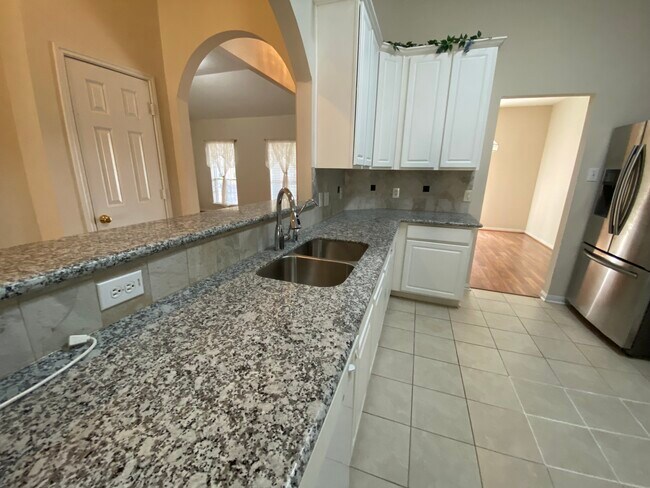 Building Photo - 16534 Wheatfield Dr