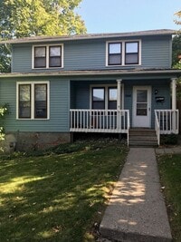 Building Photo - 6 Bedroom 2 Bathroom Home Available August...