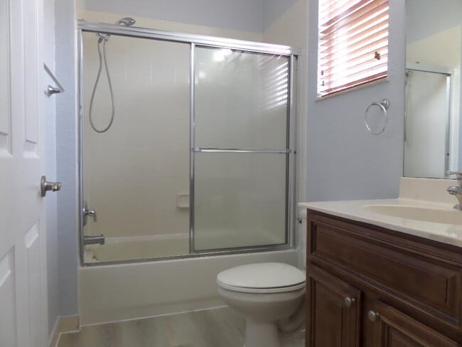 Building Photo - 829 Pipers Cay Dr