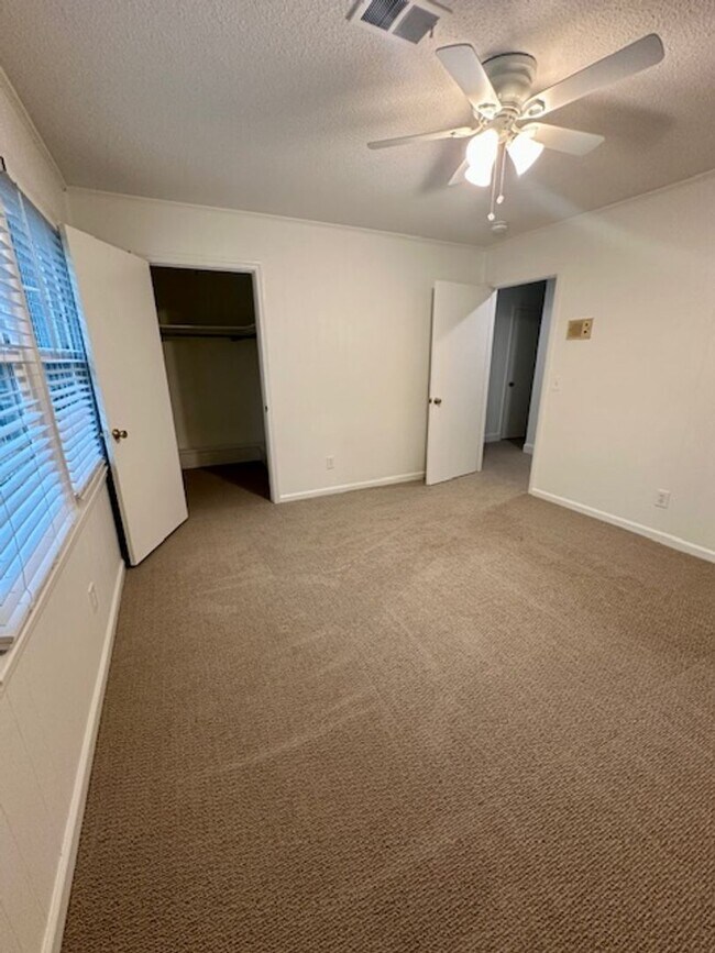 Building Photo - Renovated 5BR Home Minutes from Downtown Columbia | Two Full Kitchens + Fenced Yard ~ Available M...