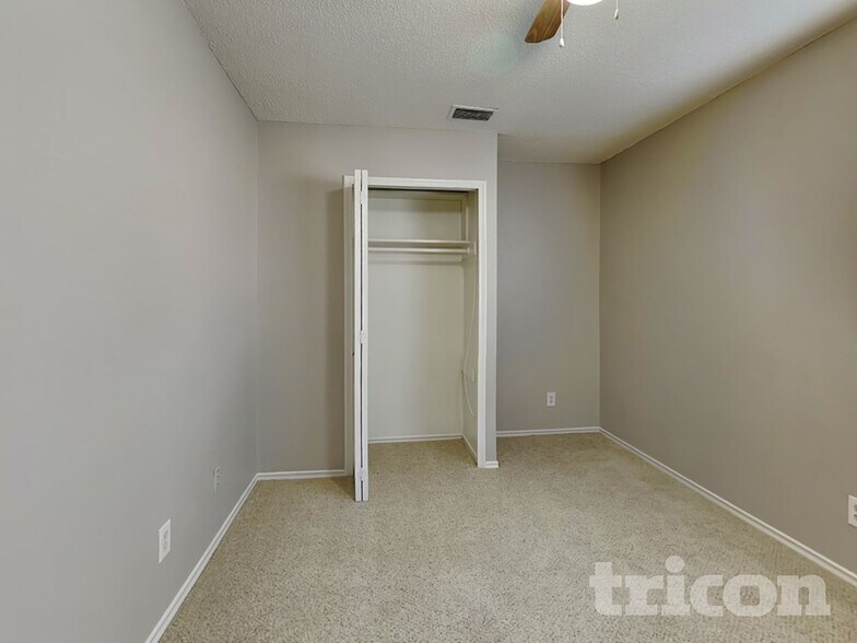 Building Photo - 1142 Shady Glen Circle Richardson TX