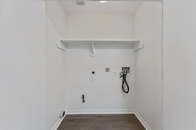 Building Photo - 11419 Roandale Dr
