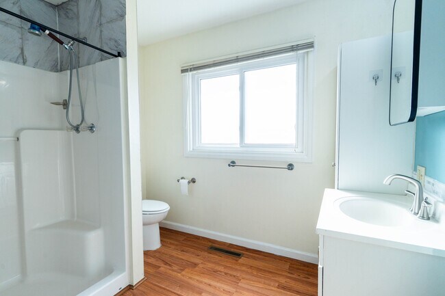 Building Photo - 2610 E Pikes Peak Ave