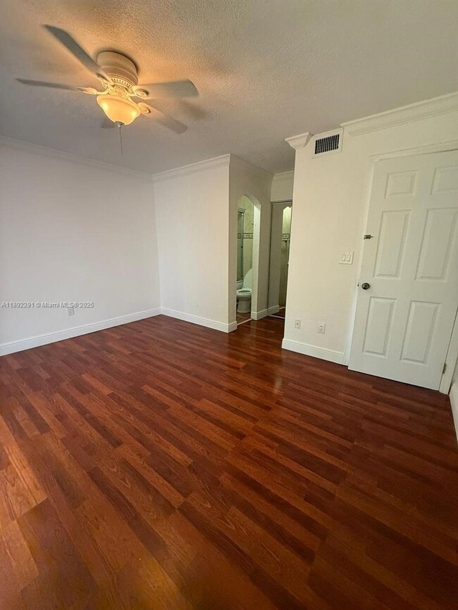 Building Photo - 10450 SW 154th Ct