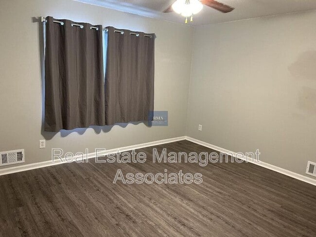 Building Photo - 252B N Mcdonough Rd