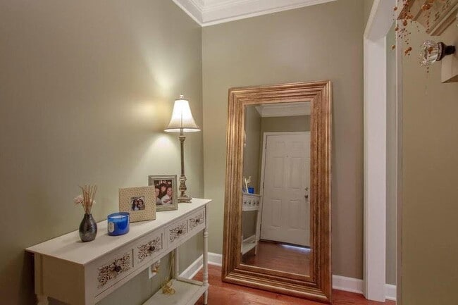 Building Photo - 2310 Elliott Ave