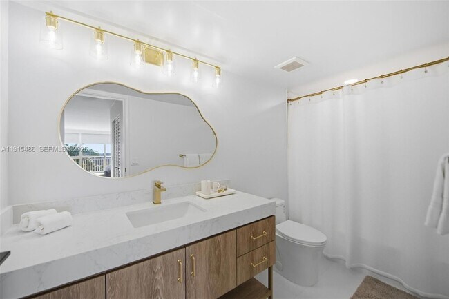 Building Photo - 3546 S Ocean Blvd