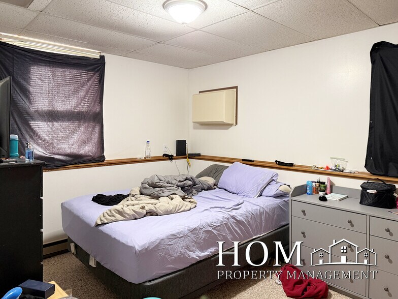 Building Photo - 1701 Pleasant View Dr