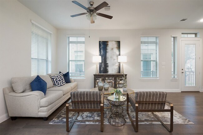 Building Photo - 1115 Manacor Ln