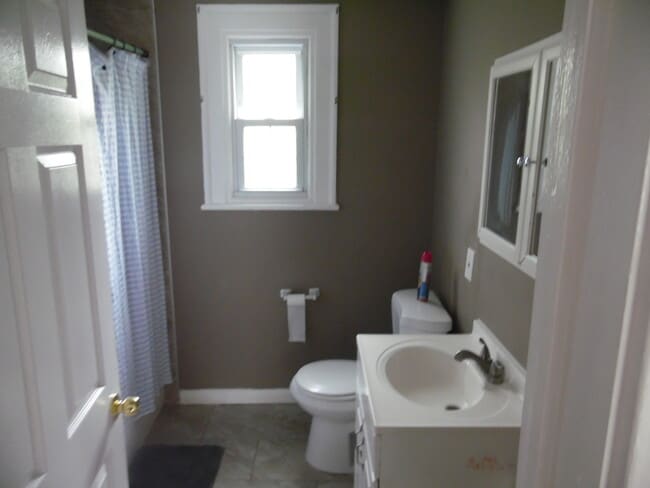 Building Photo - 419 W White Horse Pike