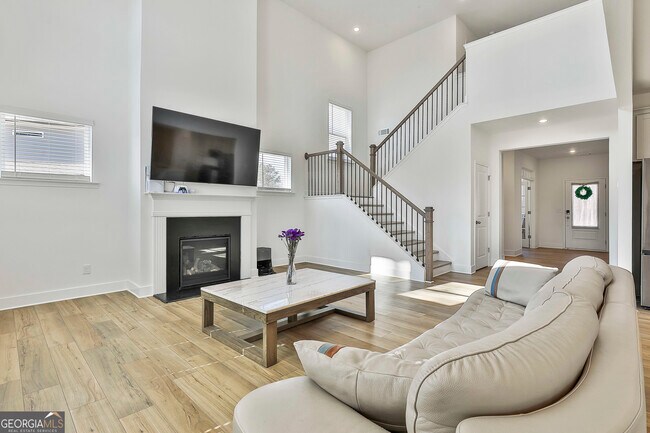 Building Photo - 11 Alcovy Trl