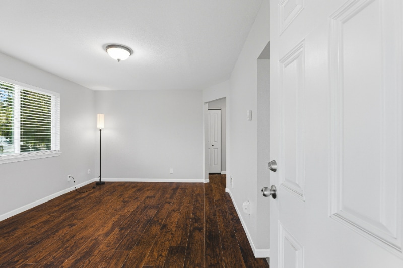 Building Photo - 1506-1506 110th St S