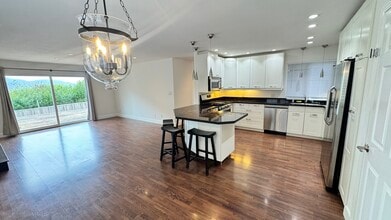 Building Photo - 1134 Manzanita Dr
