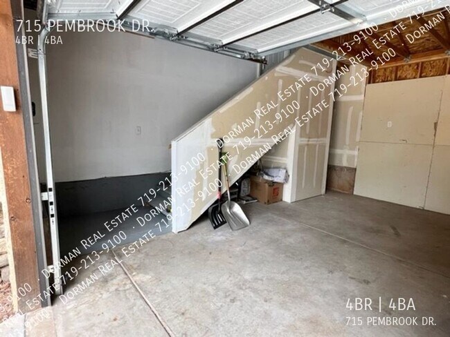 Building Photo - 715 Pembrook Dr