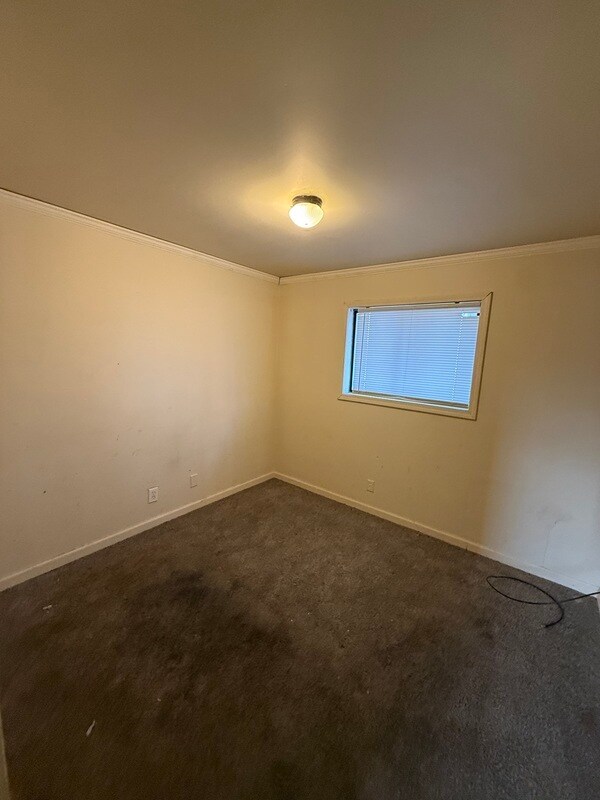 Building Photo - 2112 14th Ave N