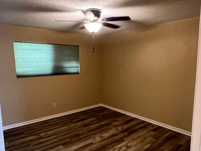 Building Photo - 2305 Downey St