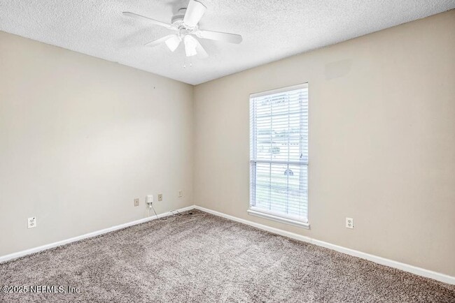 Building Photo - 12895 Bentwater Dr