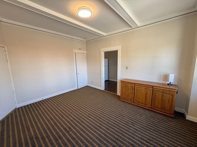 Building Photo - 1641 (TPO)