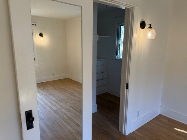 Building Photo - 2046 1/2 N Highland Ave