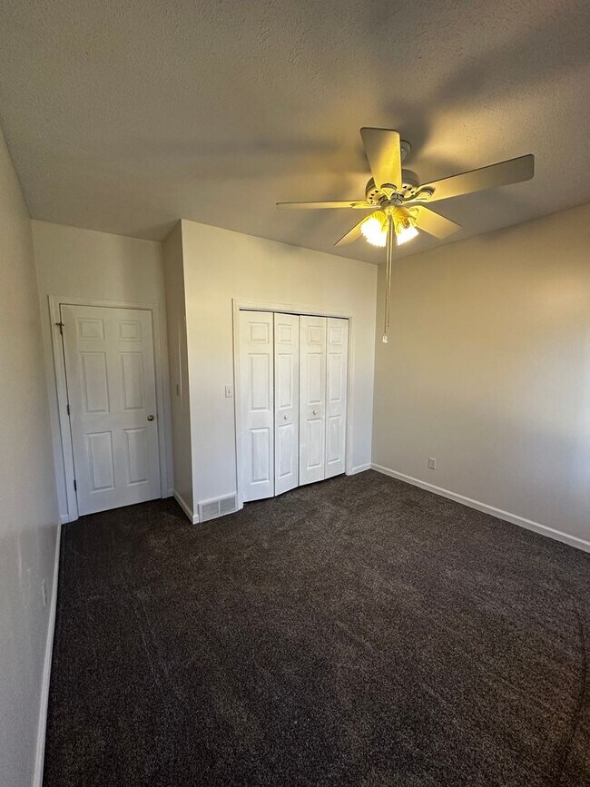 Building Photo - 1250-1254 Evans City Rd