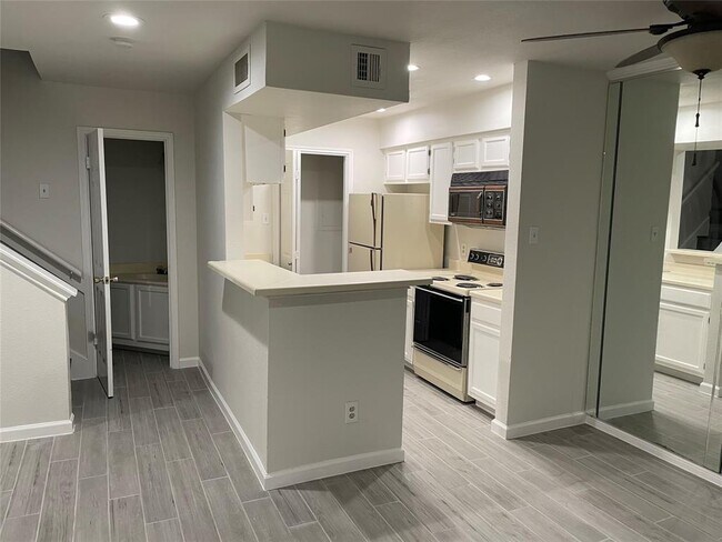 Building Photo - 14600 Fonmeadow Dr