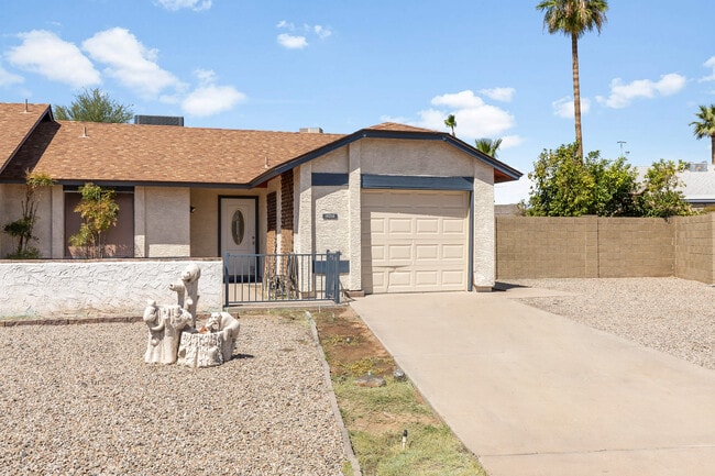 Building Photo - 16216 N 16th Pl