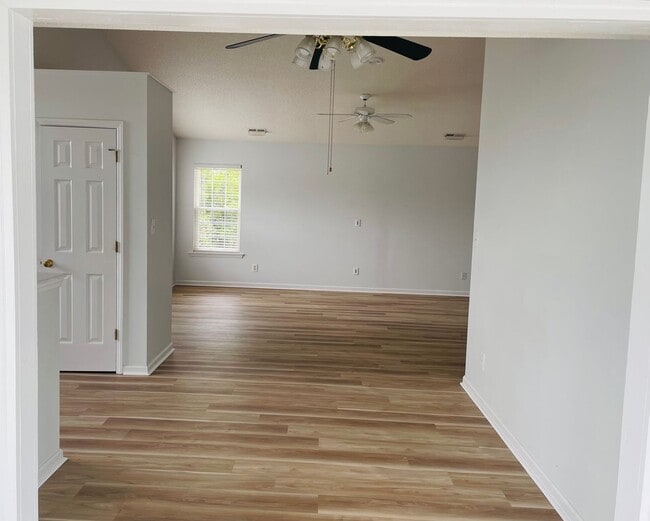 Building Photo - 2 Bedroom 2 Bath  with Flex Room, located in Saltaire Village