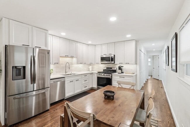 Building Photo - 3008 N Spaulding Ave