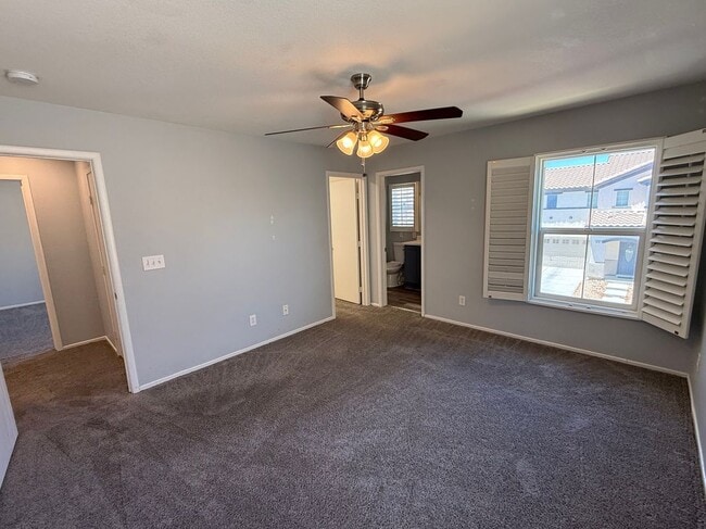 Building Photo - 684 Magrath St