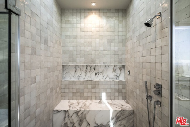 Building Photo - 1030 Somera Rd