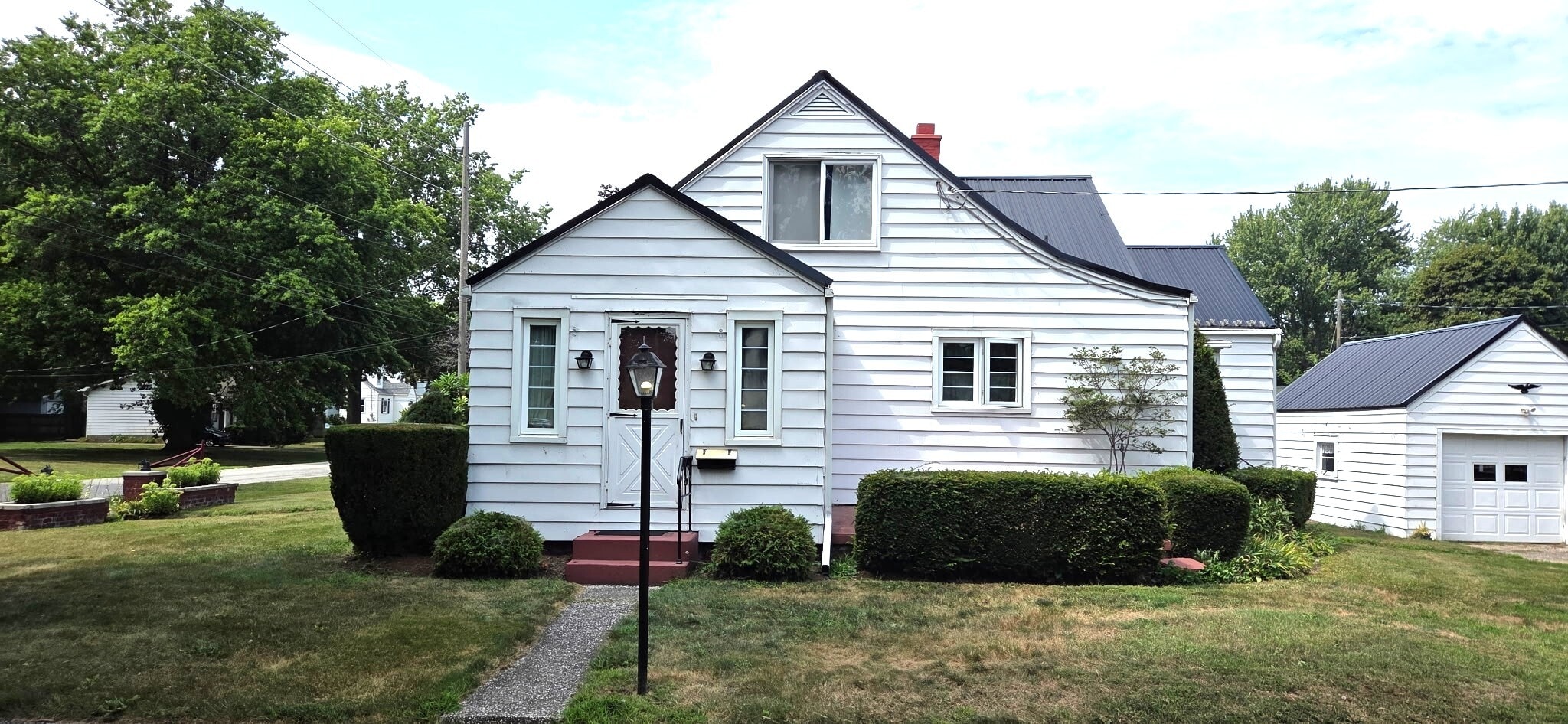 Building Photo - 935 Marshall Dr