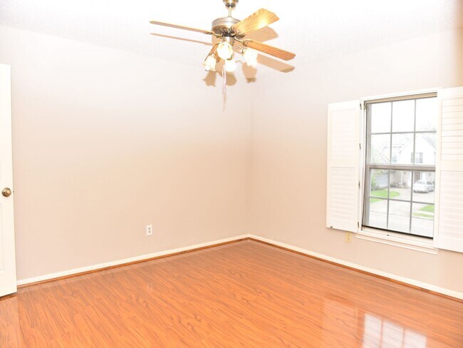 Building Photo - 9211 Rocky Valley Dr