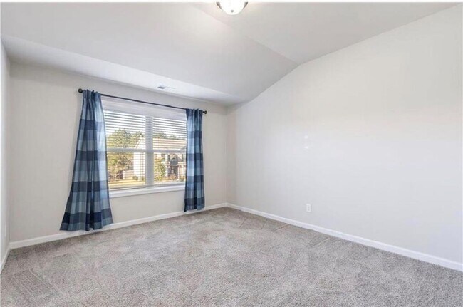 Building Photo - 2727 Cove View Ct SE