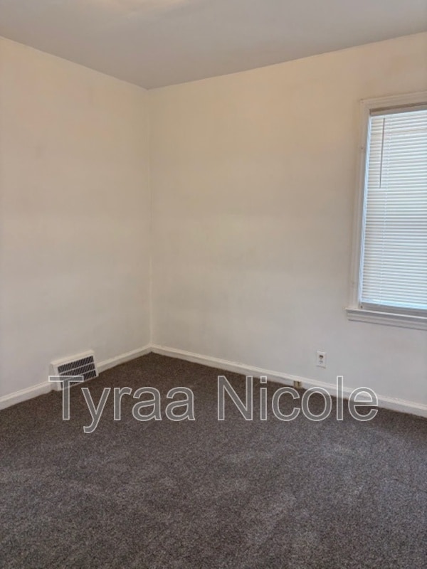 Building Photo - 18134 Vaughan St