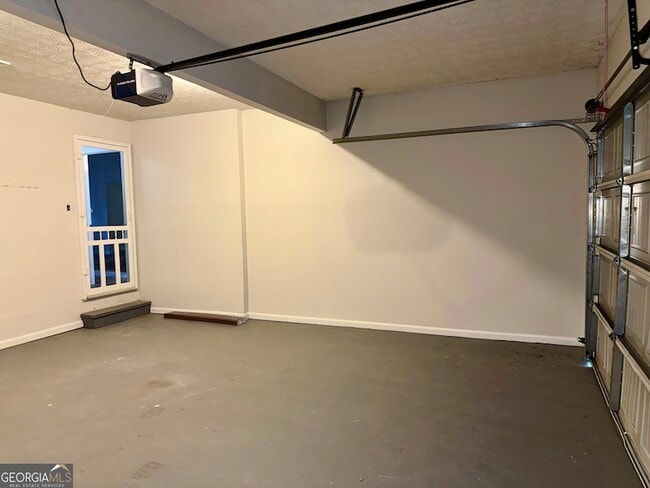 Building Photo - 1052 Terance Ave