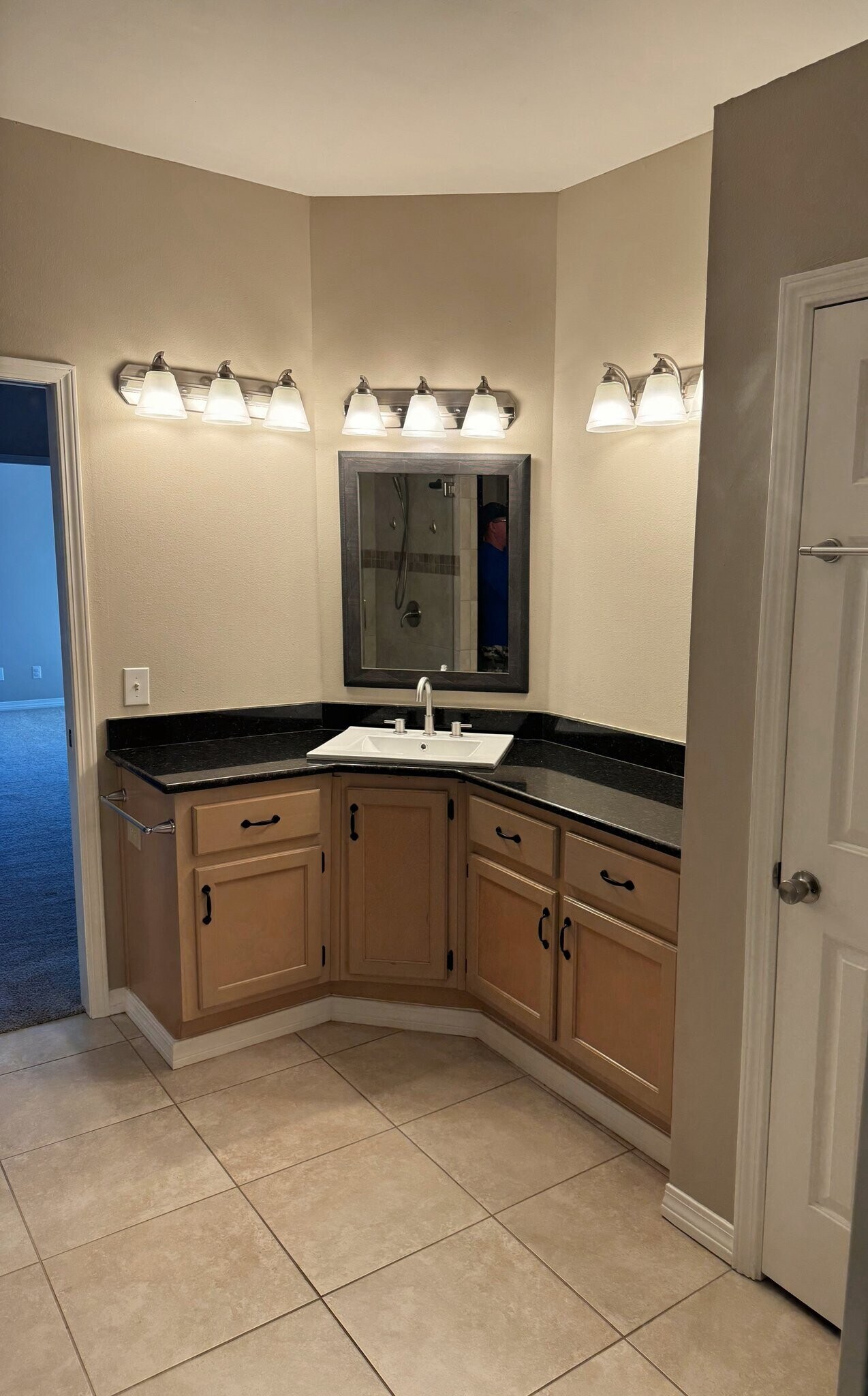 Building Photo - 3201 Kingsmill Dr