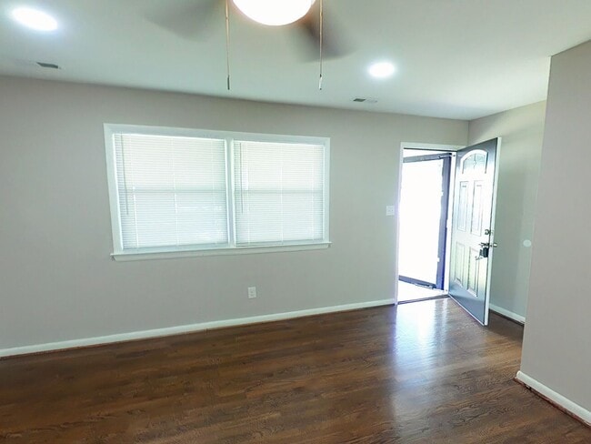 Building Photo - 103 Bowen Dr