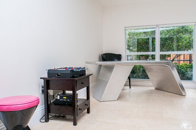 Building Photo - 6411 SW 185th Way