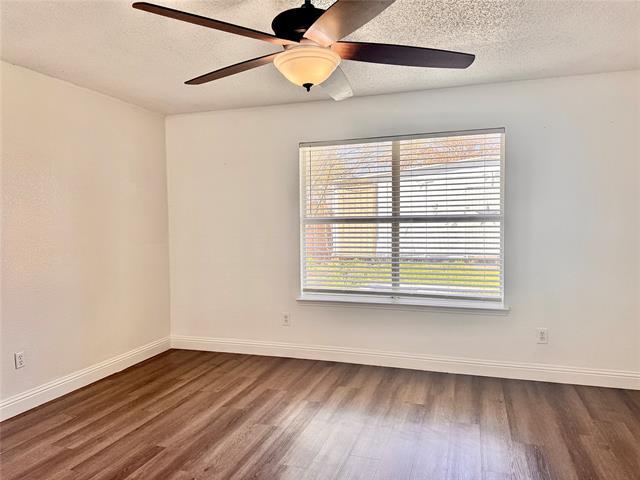 Building Photo - 201 Yosemite Dr