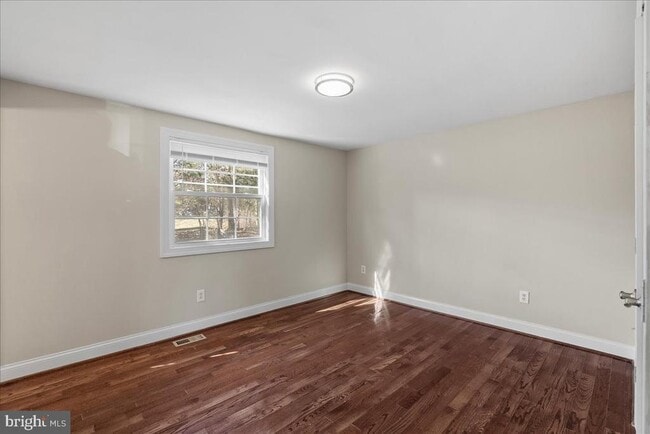 Building Photo - 507 Lindsay Ct