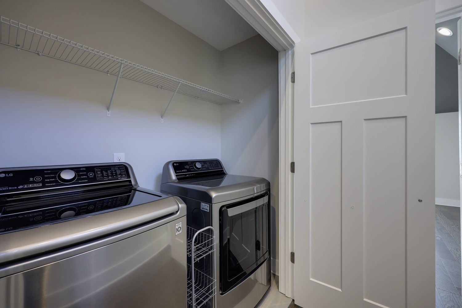 Samsung full-size smart washer and dryer - 726 Mill Creek Meadow Dr